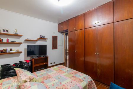 Casa à venda com 360m², 6 quartos e 3 vagas Casa à venda com 360m², 6 quartos e 3 vagasQuarto 2 Casa 1