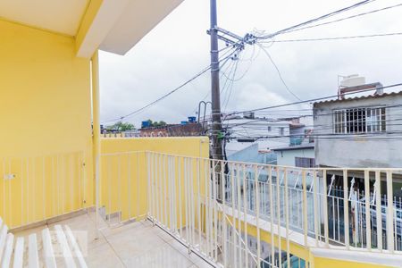 Casa à venda com 141m², 4 quartos e 1 vaga Casa à venda com 141m², 4 quartos e 1 vagaVaranda