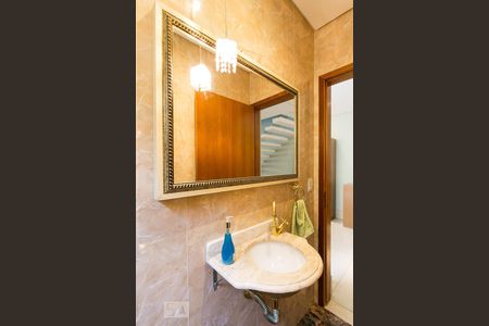 Casa para alugar com 75m², 5 quartos e 3 vagasBanheiro