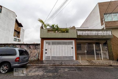 Fachada de casa à venda com 2 quartos, 130m² em Vila Romero, São Paulo
