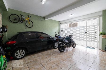 Garagem de casa à venda com 2 quartos, 130m² em Vila Romero, São Paulo