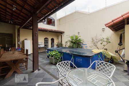 Casa para alugar com 480m², 6 quartos e 5 vagas Casa para alugar com 480m², 6 quartos e 5 vagasQuintal