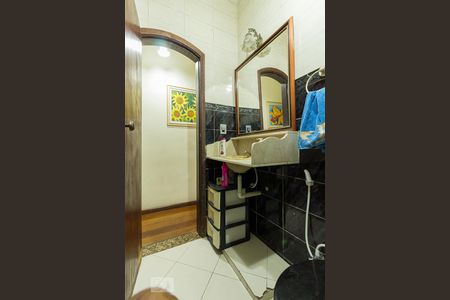 Casa para alugar com 480m², 6 quartos e 5 vagas Casa para alugar com 480m², 6 quartos e 5 vagasBanheiro social 1