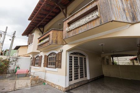 Casa para alugar com 480m², 6 quartos e 5 vagas Casa para alugar com 480m², 6 quartos e 5 vagasFachada