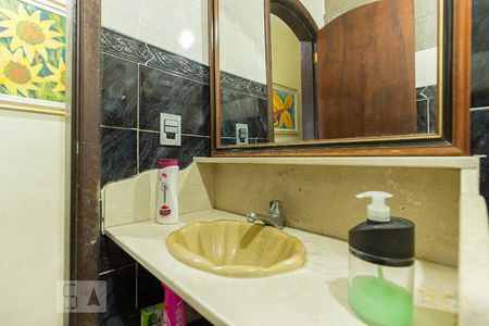 Casa para alugar com 480m², 6 quartos e 5 vagas Casa para alugar com 480m², 6 quartos e 5 vagasBanheiro social 1