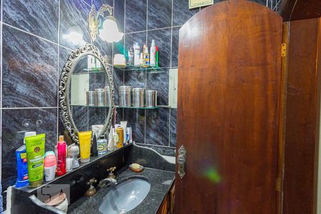 Casa para alugar com 480m², 6 quartos e 5 vagas Casa para alugar com 480m², 6 quartos e 5 vagasBanheiro da Suíte 1