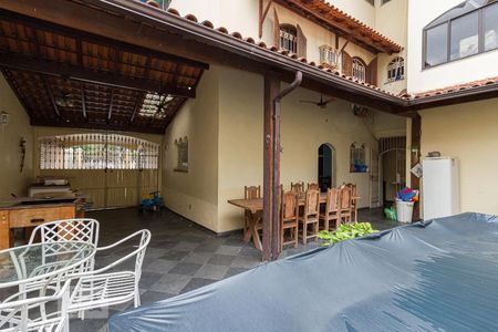 Casa para alugar com 480m², 6 quartos e 5 vagas Casa para alugar com 480m², 6 quartos e 5 vagasQuintal