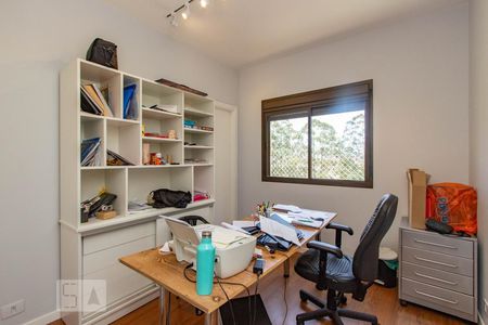 Apartamento à venda com 230m², 4 quartos e 4 vagas Apartamento à venda com 230m², 4 quartos e 4 vagasEscritório