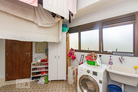 Apartamento à venda com 230m², 4 quartos e 4 vagas Apartamento à venda com 230m², 4 quartos e 4 vagasÁrea de Serviço