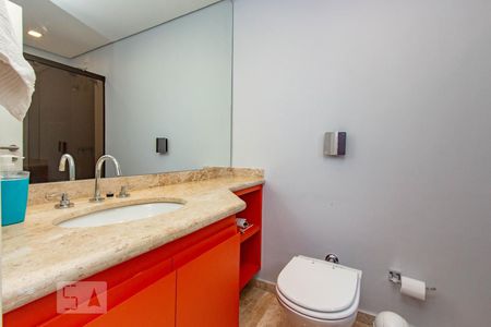 Apartamento à venda com 230m², 4 quartos e 4 vagas Apartamento à venda com 230m², 4 quartos e 4 vagasBanheiro 1