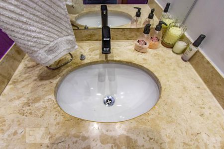 Apartamento à venda com 230m², 4 quartos e 4 vagas Apartamento à venda com 230m², 4 quartos e 4 vagasLavabo