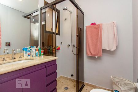 Apartamento à venda com 230m², 4 quartos e 4 vagas Apartamento à venda com 230m², 4 quartos e 4 vagasBanheiro 2