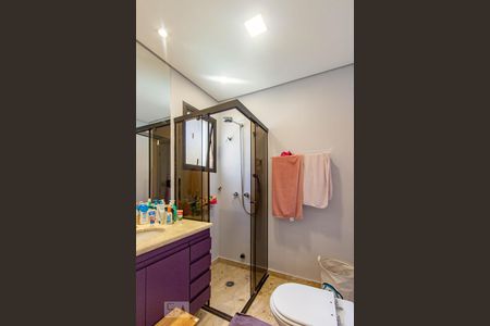 Apartamento à venda com 230m², 4 quartos e 4 vagas Apartamento à venda com 230m², 4 quartos e 4 vagasBanheiro 2