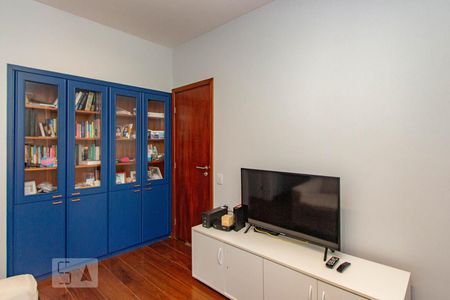 Apartamento à venda com 230m², 4 quartos e 4 vagas Apartamento à venda com 230m², 4 quartos e 4 vagasSala 2