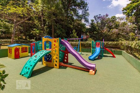 Apartamento à venda com 230m², 4 quartos e 4 vagas Apartamento à venda com 230m², 4 quartos e 4 vagasÁrea Comum - Playground