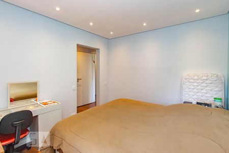 Apartamento à venda com 230m², 4 quartos e 4 vagas Apartamento à venda com 230m², 4 quartos e 4 vagasSuite 3