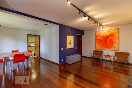 Apartamento à venda com 230m², 4 quartos e 4 vagas Apartamento à venda com 230m², 4 quartos e 4 vagasSala