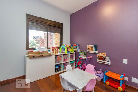 Apartamento à venda com 230m², 4 quartos e 4 vagas Apartamento à venda com 230m², 4 quartos e 4 vagasSuite 1