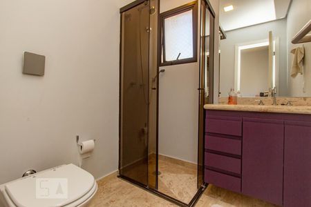 Apartamento à venda com 230m², 4 quartos e 4 vagas Apartamento à venda com 230m², 4 quartos e 4 vagasBanheiro 3