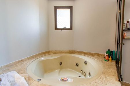 Apartamento à venda com 230m², 4 quartos e 4 vagas Apartamento à venda com 230m², 4 quartos e 4 vagasBanheiro 4