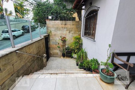 Casa à venda com 580m², 8 quartos e 3 vagasÁrea Externa