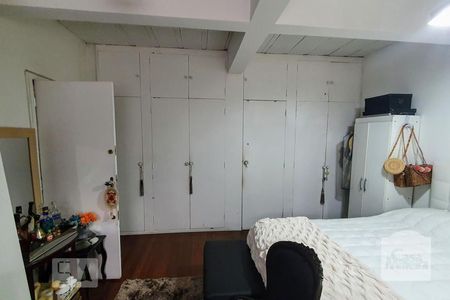 Casa à venda com 580m², 8 quartos e 3 vagasQuarto