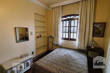 Casa à venda com 580m², 8 quartos e 3 vagasQuarto