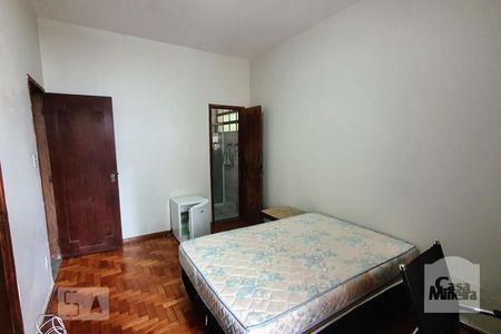 Casa à venda com 580m², 8 quartos e 3 vagasQuarto