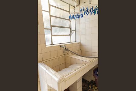 Casa à venda com 221m², 3 quartos e 3 vagas Casa à venda com 221m², 3 quartos e 3 vagasLavanderia