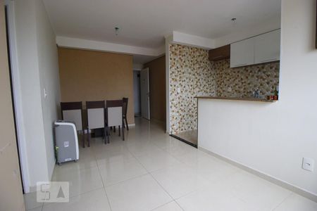 Sala de apartamento à venda com 2 quartos, 47m² em Vila Carmosina, São Paulo