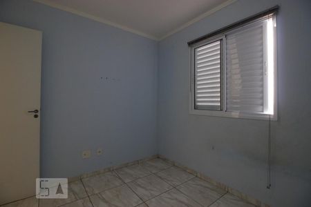 Quarto 1 de apartamento à venda com 2 quartos, 47m² em Vila Carmosina, São Paulo