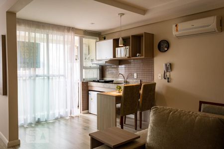 Sala de apartamento para alugar com 1 quarto, 35m² em Campo Grande, Rio de Janeiro