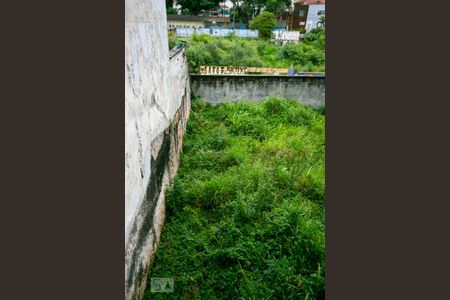 Casa à venda com 276m², 3 quartos e 4 vagas Casa à venda com 276m², 3 quartos e 4 vagasTerreno anexo