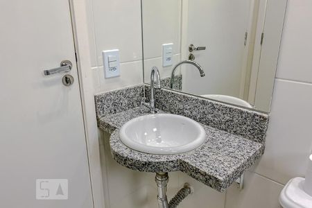 Apartamento para alugar com 50m², 2 quartos e 2 vagasDetalhe Banheiro