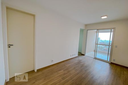 Sala de apartamento para alugar com 2 quartos, 50m² em Vila Bertioga, São Paulo