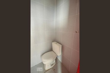 Casa à venda com 95m², 2 quartos e 1 vaga Casa à venda com 95m², 2 quartos e 1 vagaBanheiro Quintal