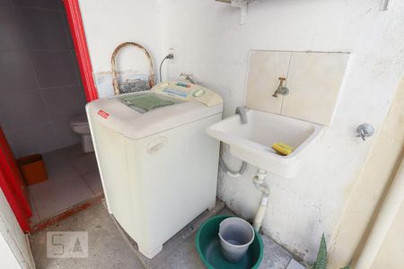 Casa à venda com 95m², 2 quartos e 1 vaga Casa à venda com 95m², 2 quartos e 1 vagaLavanderia