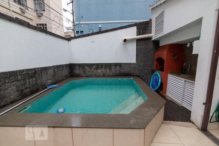 Casa à venda com 350m², 5 quartos e 5 vagas Casa à venda com 350m², 5 quartos e 5 vagasPiscina