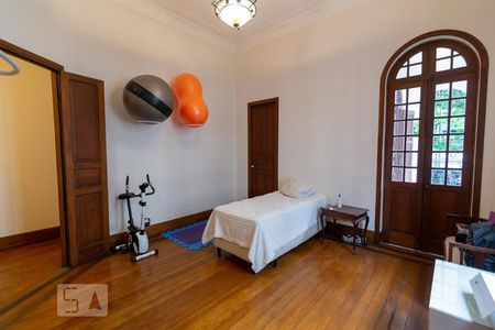 Casa à venda com 350m², 5 quartos e 5 vagas Casa à venda com 350m², 5 quartos e 5 vagasSuíte