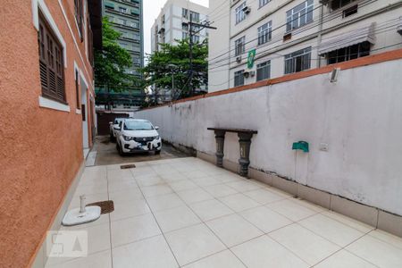 Casa à venda com 350m², 5 quartos e 5 vagas Casa à venda com 350m², 5 quartos e 5 vagasGaragem