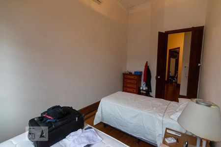 Casa à venda com 350m², 5 quartos e 5 vagas Casa à venda com 350m², 5 quartos e 5 vagasQuarto 3