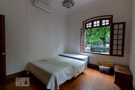 Casa à venda com 350m², 5 quartos e 5 vagas Casa à venda com 350m², 5 quartos e 5 vagasQuarto 2