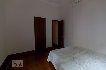 Casa à venda com 350m², 5 quartos e 5 vagas Casa à venda com 350m², 5 quartos e 5 vagasQuarto 2