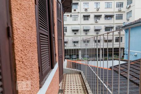 Casa à venda com 350m², 5 quartos e 5 vagas Casa à venda com 350m², 5 quartos e 5 vagasVaranda do Quarto 3