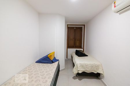 Casa à venda com 350m², 5 quartos e 5 vagas Casa à venda com 350m², 5 quartos e 5 vagasQuarto 1