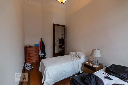 Casa à venda com 350m², 5 quartos e 5 vagas Casa à venda com 350m², 5 quartos e 5 vagasQuarto 3