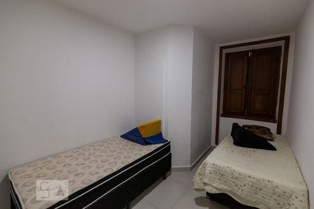 Casa à venda com 350m², 5 quartos e 5 vagas Casa à venda com 350m², 5 quartos e 5 vagasQuarto 1