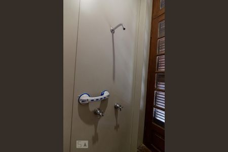 Casa à venda com 350m², 5 quartos e 5 vagas Casa à venda com 350m², 5 quartos e 5 vagasBanheiro 1