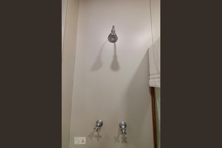 Casa à venda com 350m², 5 quartos e 5 vagas Casa à venda com 350m², 5 quartos e 5 vagasBanheiro da Suíte