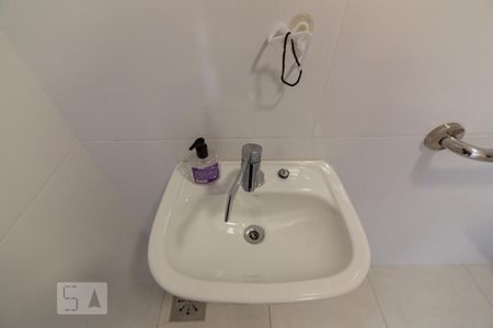 Casa à venda com 350m², 5 quartos e 5 vagas Casa à venda com 350m², 5 quartos e 5 vagasBanheiro 4